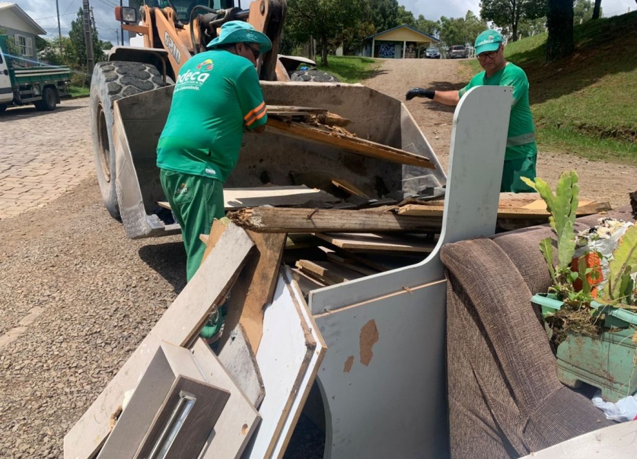 Codeca Prefeitura e Codeca promovem a Operação Bota-Fora no bairro Mariani ...